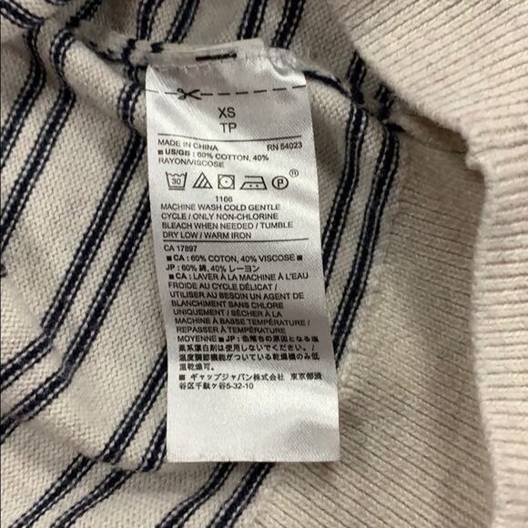 Banana Republic Striped Sweater - Picture 7 of 7